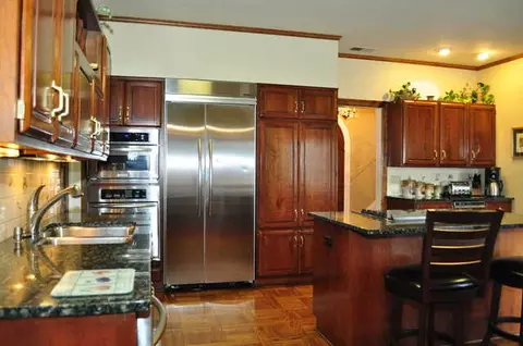 207 Maplewood Rd, Riverside, IL 60546 photo 14