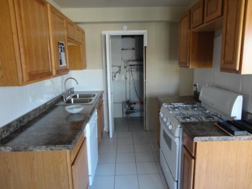 275 Grissom Ln, Hoffman Estates, IL 60169 photo 4