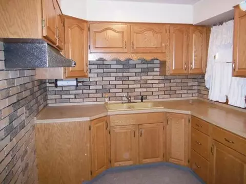 2022 Tenth St, Peru, IL 61354 photo 3