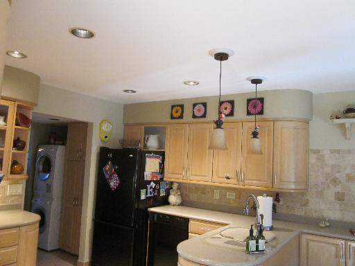 8 Kent Ct, Willowbrook, IL 60527 photo 2