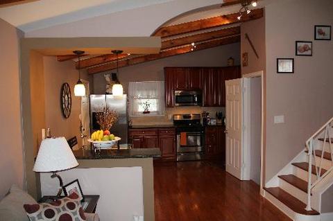444 Florian Dr, Des Plaines, IL 60016 photo 2