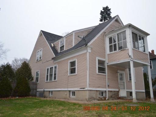 843 Augusta Ave, Elgin, IL 60120 photo 2