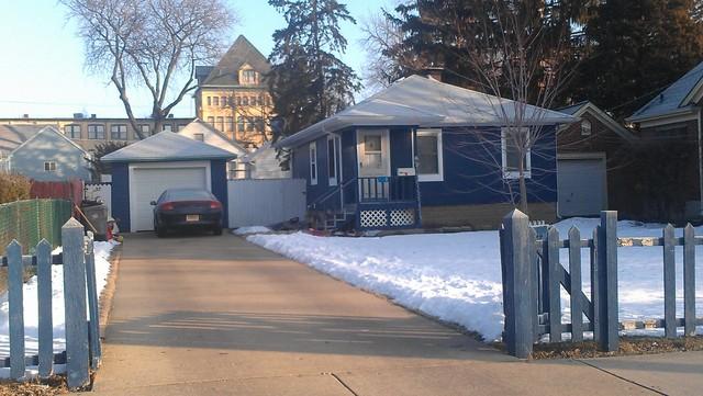 620 Keep Ave, Elgin, IL 60120 photo 2