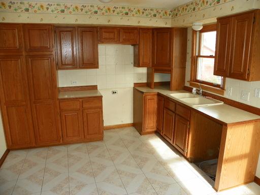 8007 Mcvicker Ave, Burbank, IL 60459 photo 4