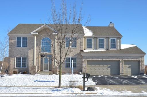 1051 Kingsmill Dr, Algonquin, IL 60102 photo 1