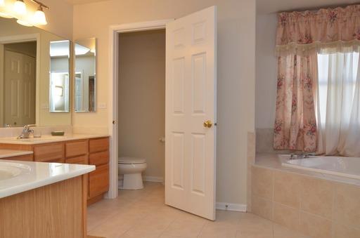 1051 Kingsmill Dr, Algonquin, IL 60102 photo 9