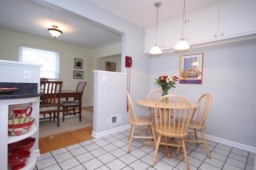 450 E Hillside Rd, Naperville, IL 60540 photo 5