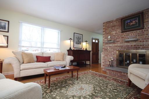 450 E Hillside Rd, Naperville, IL 60540 photo 3