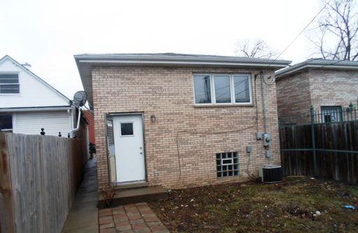 3321 S Artesian Ave, Chicago, IL 60608 photo 9