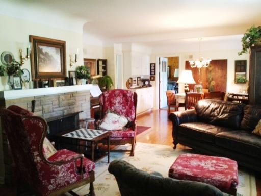 121 W Union Ave, Wheaton, IL 60187 photo 2