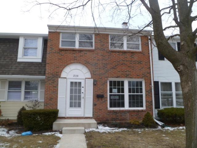 2038 Farnham Ct, Schaumburg, IL 60194 photo 1