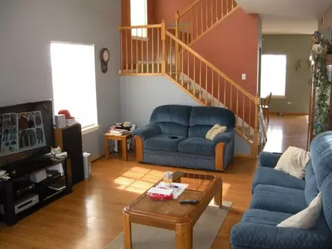 1304 Burns Ln, Minooka, IL 60447 photo 2