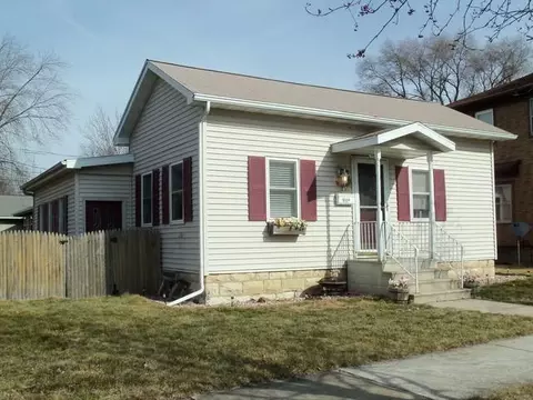 804 E Main St, Morris, IL 60450 photo 2