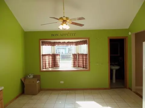 804 E Main St, Morris, IL 60450 photo 6