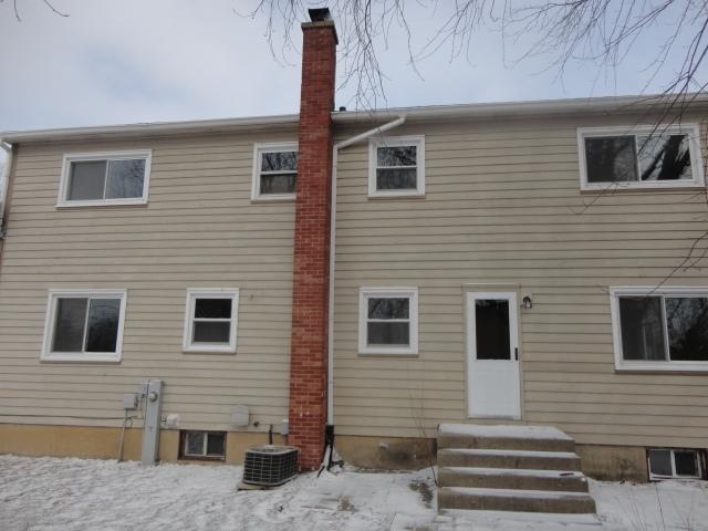 9 N529 Flora Dr, Elgin, IL 60123 photo 2