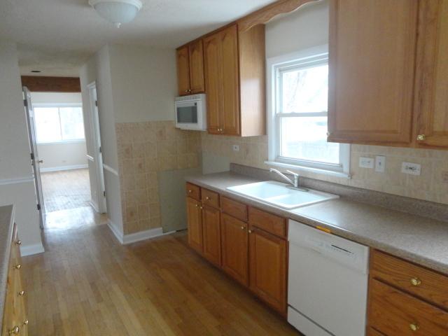 9 N529 Flora Dr, Elgin, IL 60123 photo 3