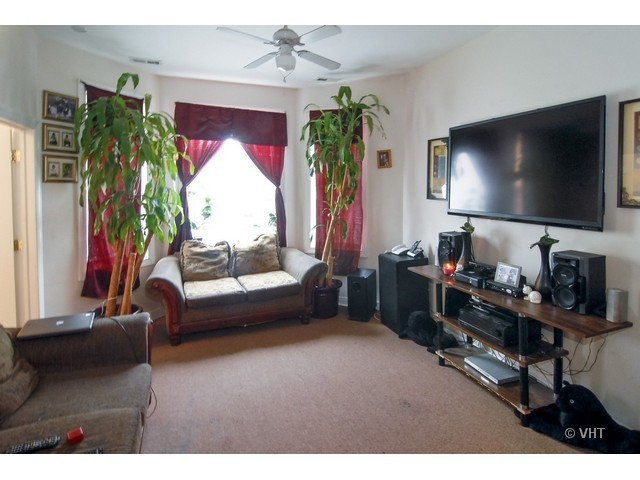 537 N Central Park Ave, Chicago, IL 60624 photo 2
