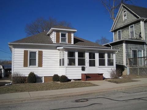 104 Calhoun St, Morris, IL 60450 photo 1