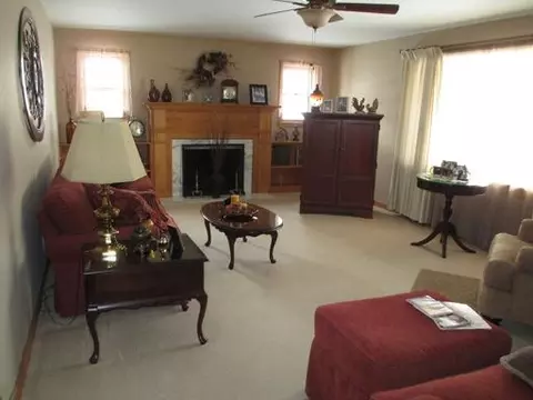 1803 Walnut St, Peru, IL 61354 photo 2