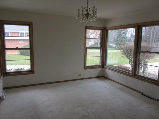 6400 Thurlow St, Willowbrook, IL 60527 photo 9