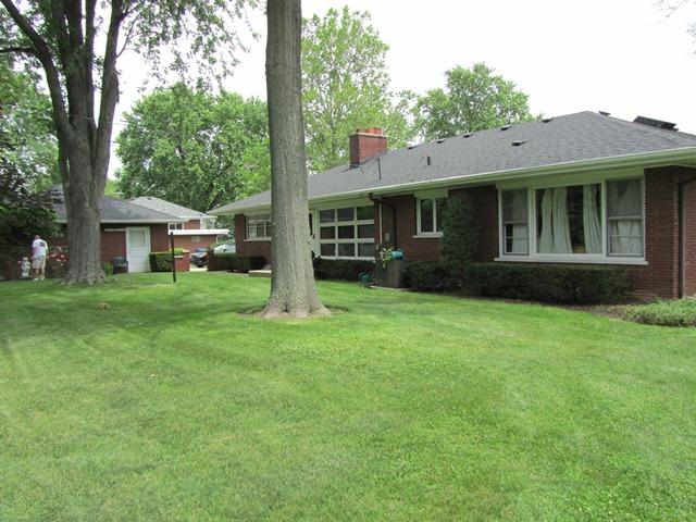 6400 Thurlow St, Willowbrook, IL 60527 photo 3