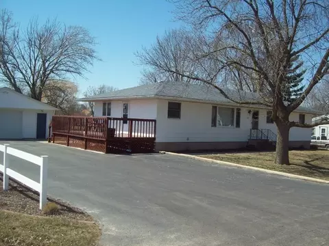 320 Depot St, Walnut, IL 61376 photo 1