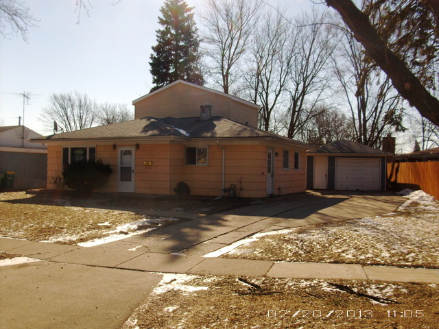 681 Sandra Ln, Wheeling, IL 60090 photo 2