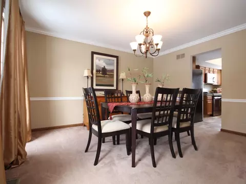 411 Appollo Ct, Wheaton, IL 60189 photo 6