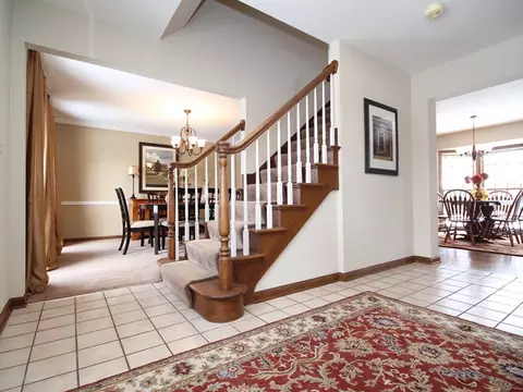 411 Appollo Ct, Wheaton, IL 60189 photo 2