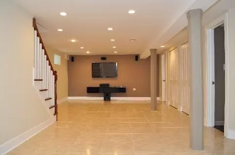 6319 W Devon Ave, Chicago, IL 60646 photo 8