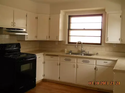 132 E Third St, Oglesby, IL 61348 photo 3