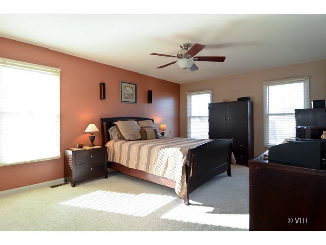 1332 Saddlebrook Rd, Bartlett, IL 60103 photo 8