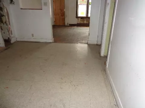 10752 S Champlain Ave, Chicago, IL 60628 photo 6