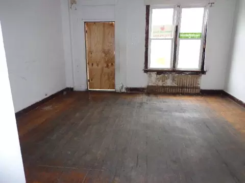 10752 S Champlain Ave, Chicago, IL 60628 photo 3
