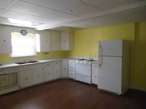 401 E Cleveland St, Spring Valley, IL 61362 photo 3