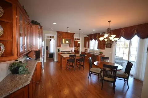 26041 Whispering Woods Cir, Plainfield, IL 60585 photo 11