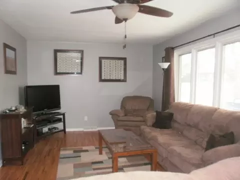 930 Chambers St, Ottawa, IL 61350 photo 3