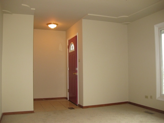 200 Bode Rd, Hoffman Estates, IL 60169 photo 3