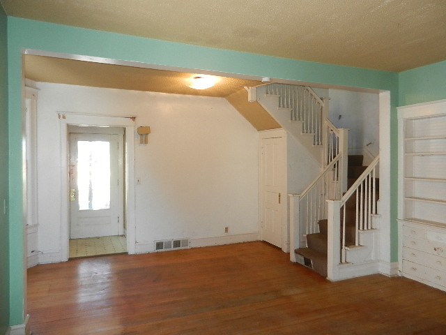 356-58 N Spring St, Elgin, IL 60120 photo 3