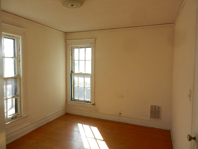 356-58 N Spring St, Elgin, IL 60120 photo 11
