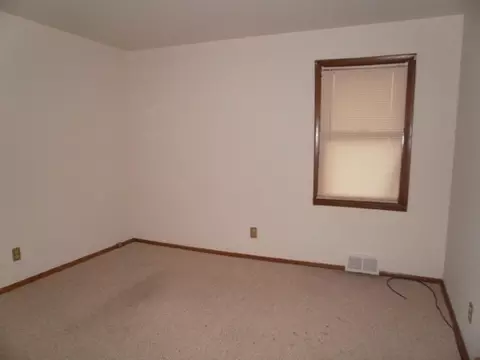 1320 Sunset Dr, Peru, IL 61354 photo 10