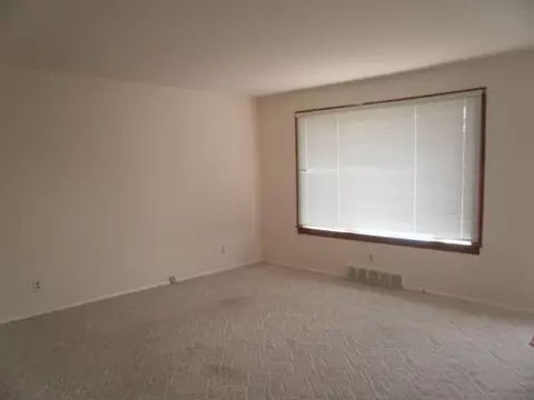 1320 Sunset Dr, Peru, IL 61354 photo 7