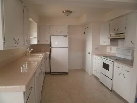 1320 Sunset Dr, Peru, IL 61354 photo 3