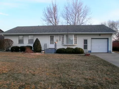 1320 Sunset Dr, Peru, IL 61354 photo 1