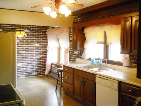 110 Prairie St, Spring Valley, IL 61362 photo 6