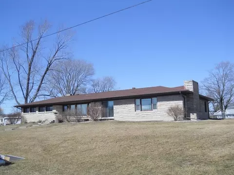 110 Prairie St, Spring Valley, IL 61362 photo 1