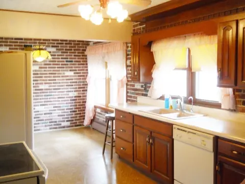 110 Prairie St, Spring Valley, IL 61362 photo 7