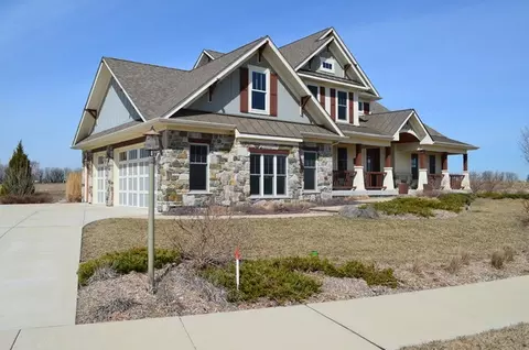 12150 S Sinclair Dr, Plainfield, IL 60585 photo 2