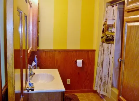201 W 6th St, Spring Valley, IL 61362 photo 8