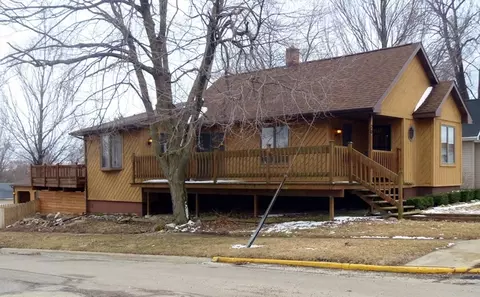 201 W 6th St, Spring Valley, IL 61362 photo 2